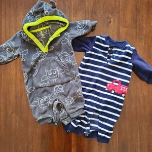 2 Carter's newborn play sleepers